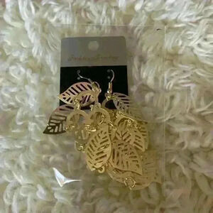 Fun and funky leaf earrings!